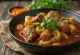 Nihari с nalli, сервирано с богат костен мозък и пикантни парчета месо